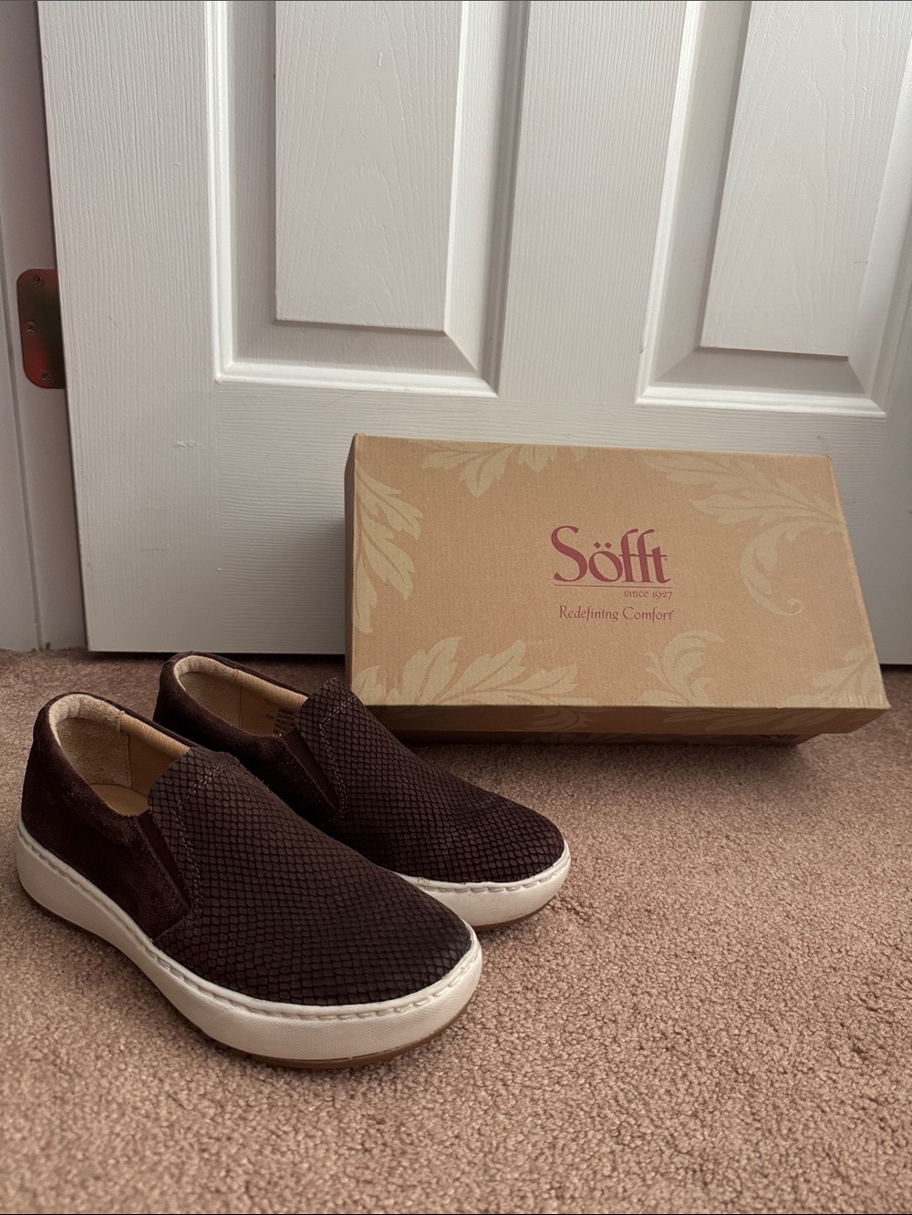 Söfft Dark Brown Textured Slip-On Sneakers
